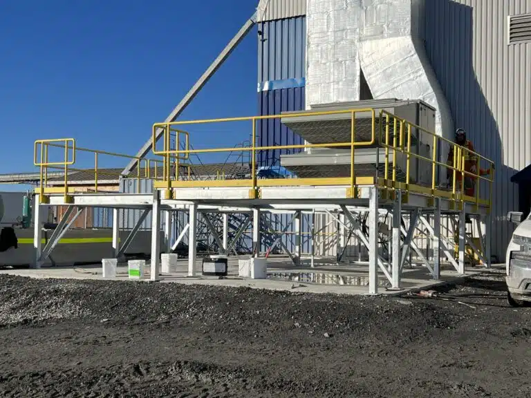 plateforme-metallique-acces-securise-site-industriel